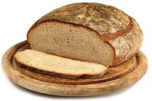 буханка и ломтик ржаного хлеба